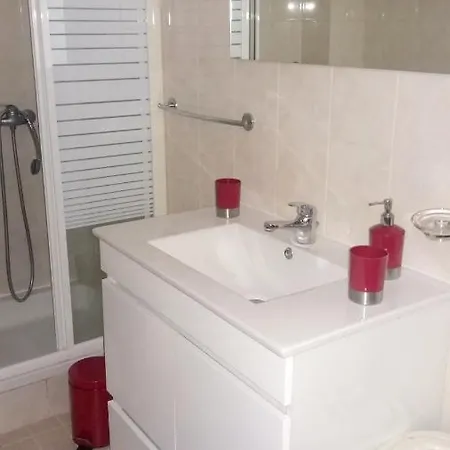 아파트 With One Bedroom In With Wonderful Sea View And Wifi 2 Km From The Beach